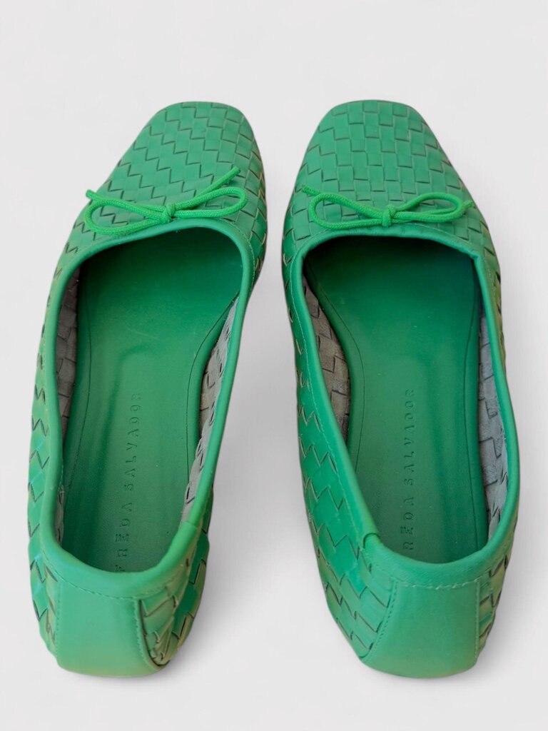 Freda Salvador Jada Woven Tote Ballet Flat in green leather with square toe and bow detail. Stylish and comfy flat ideal for fall fashion.